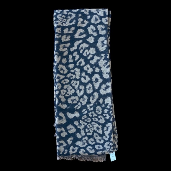 NWT Banana Republic Animal Print Wool & Cotton Scarf - Picture 2 of 6